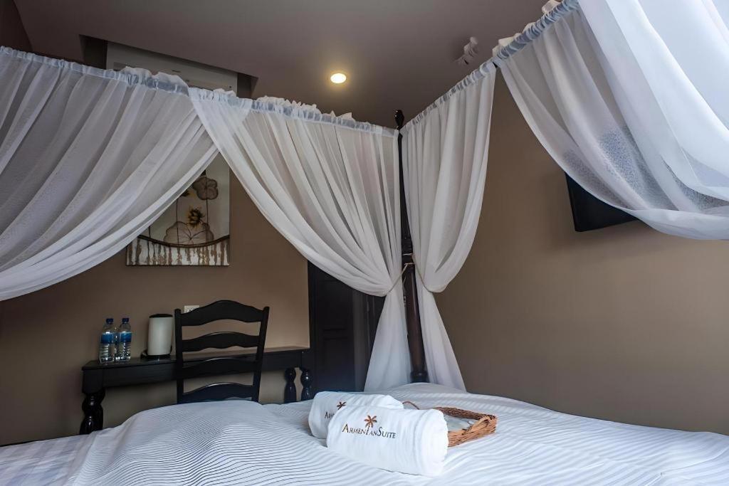 Armenian Suite Hotel George Town Exterior foto